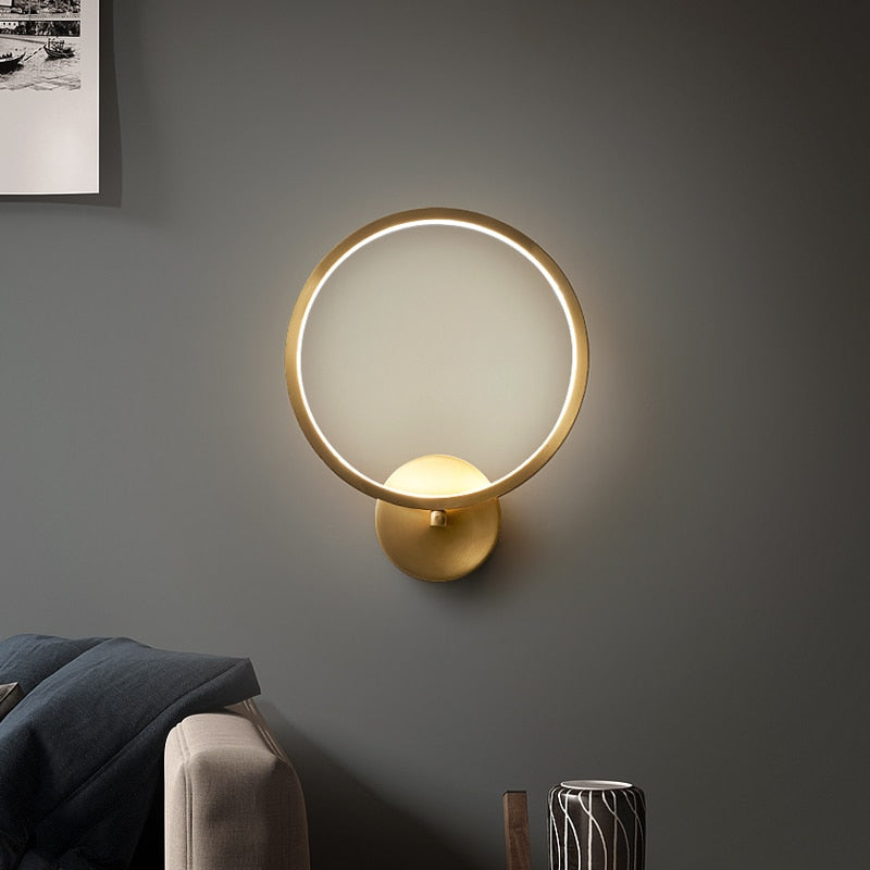 Victoria's Ring Wall Lamp